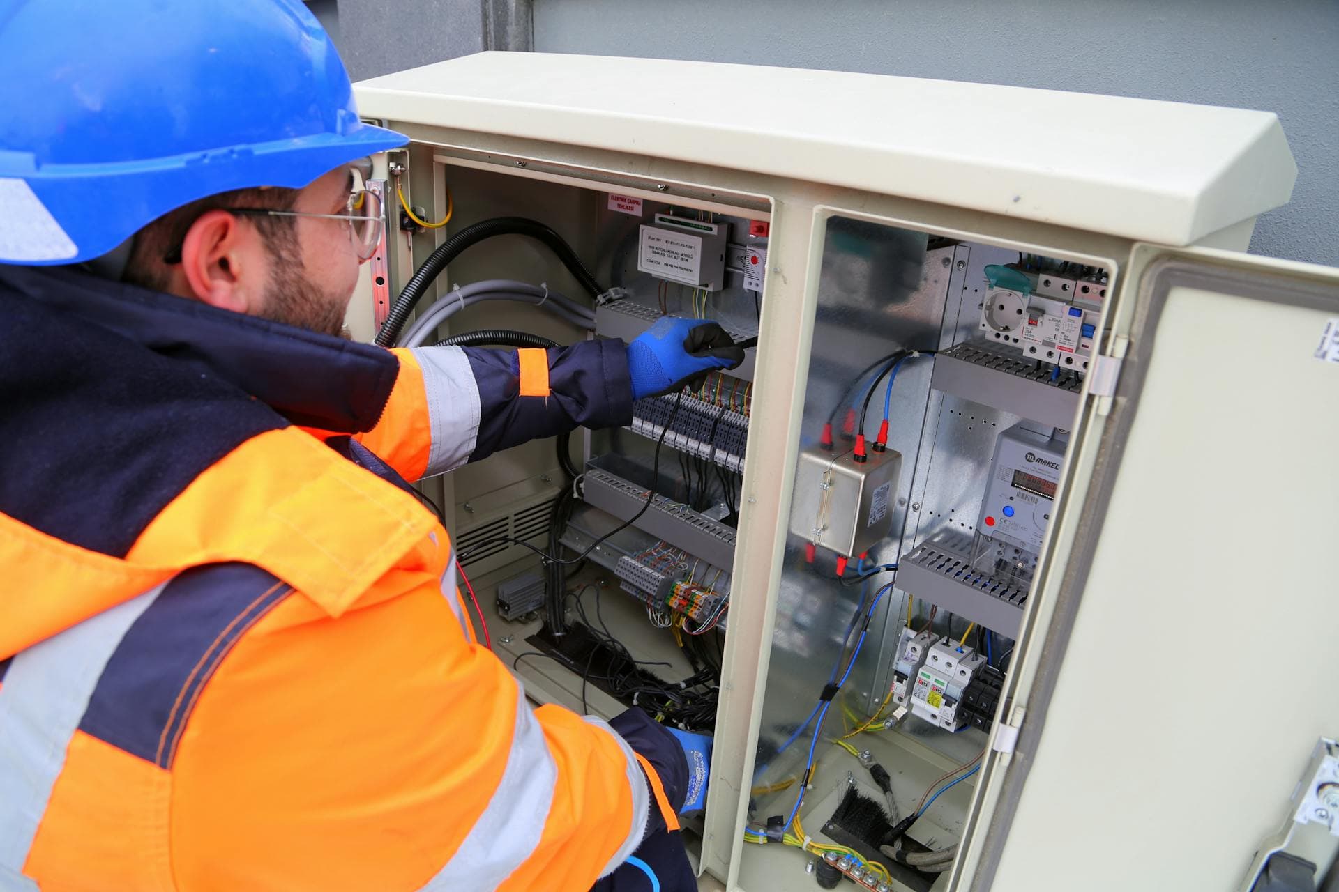 RO Unlimited electrical work